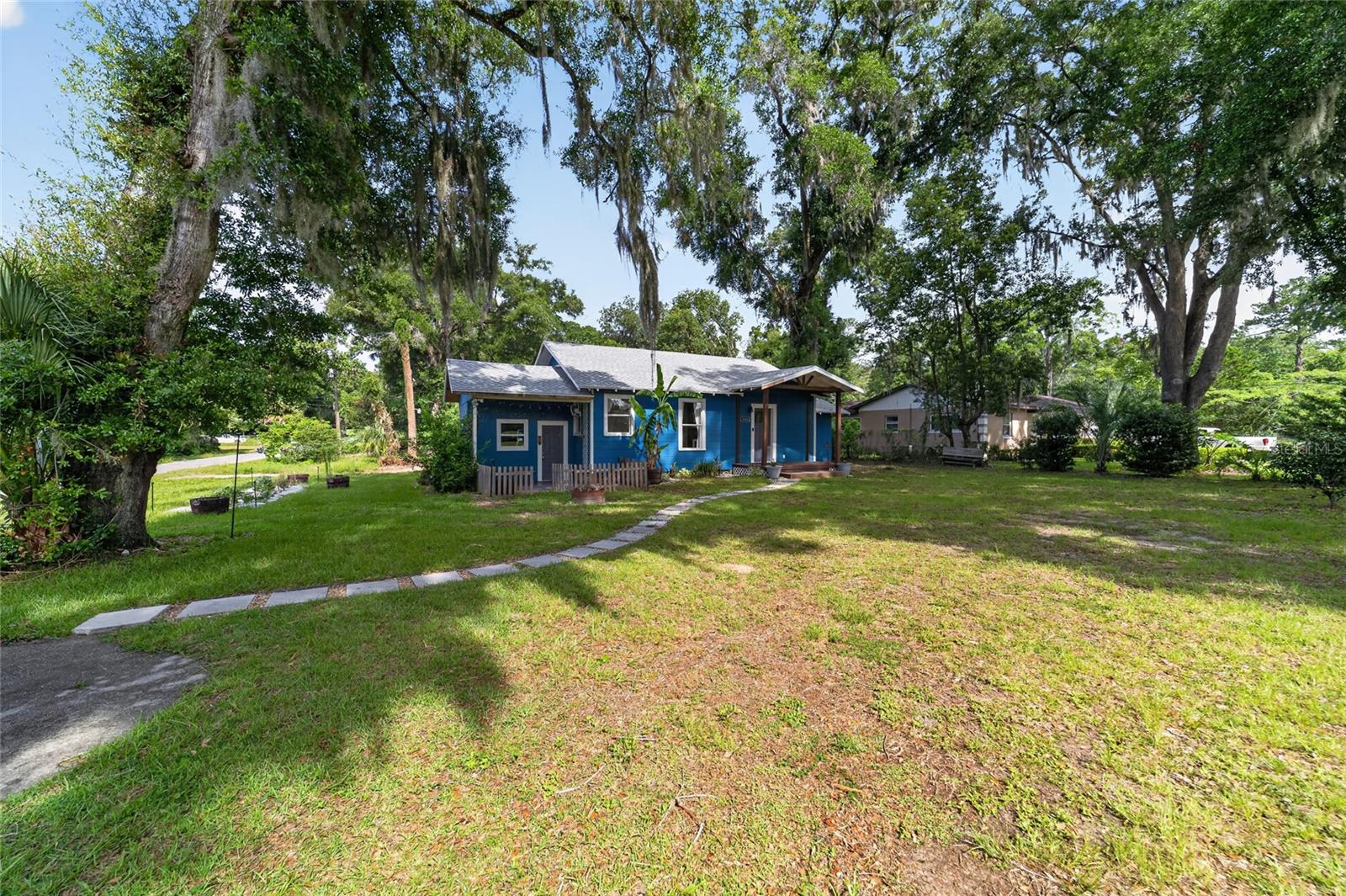 FRST HILLS - Residential