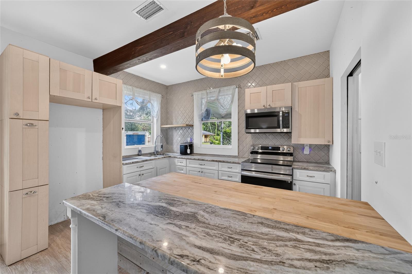 FRST HILLS - Residential