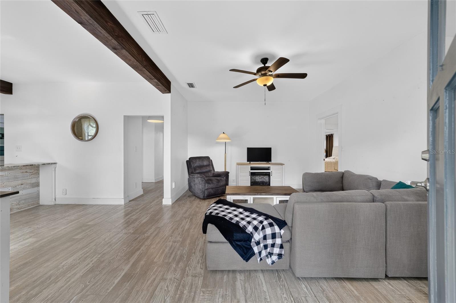 FRST HILLS - Residential