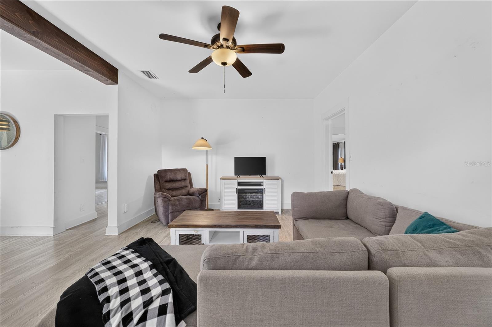 FRST HILLS - Residential