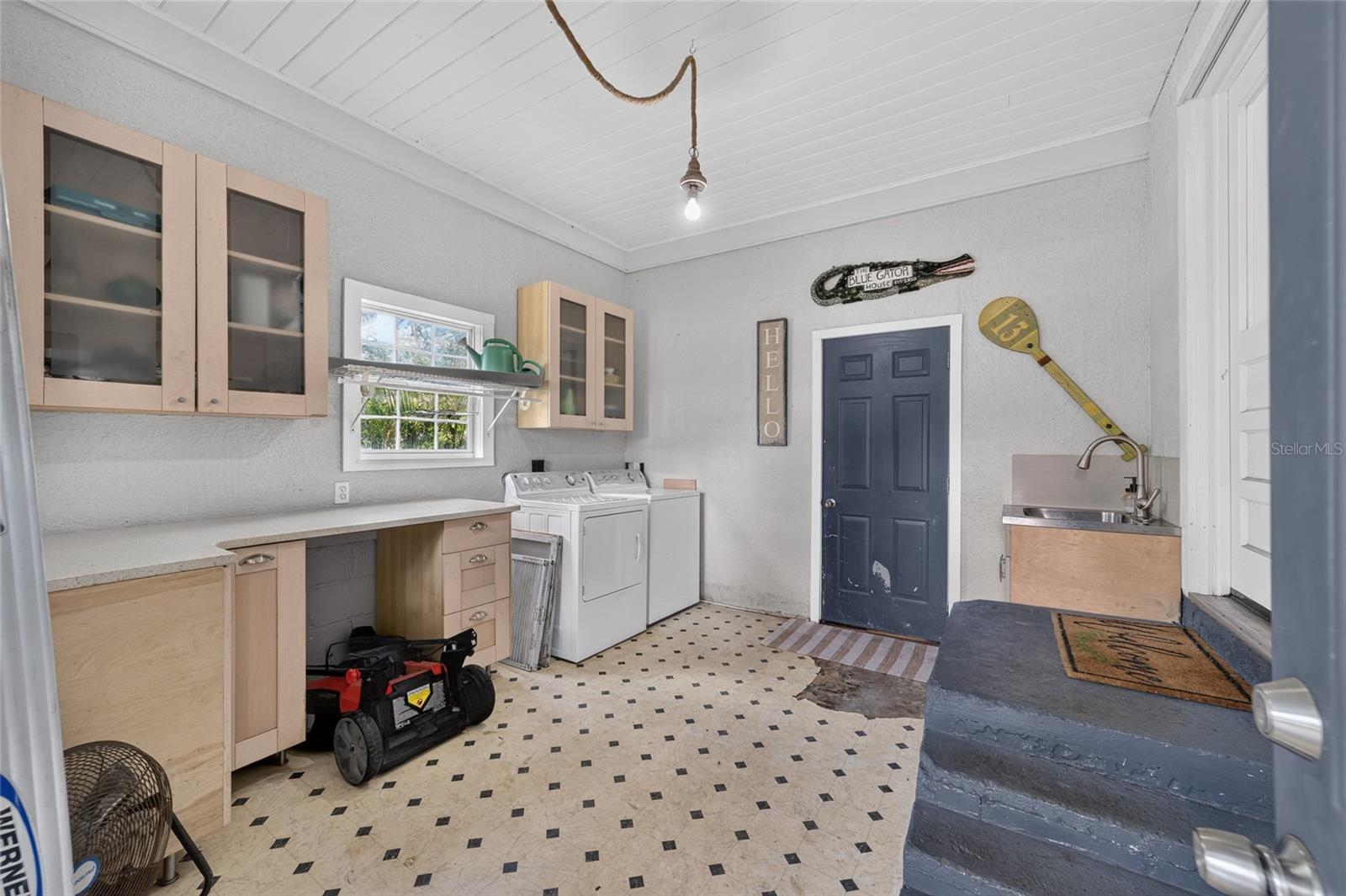 FRST HILLS - Residential