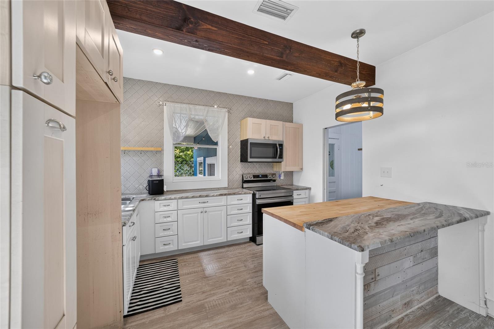 FRST HILLS - Residential