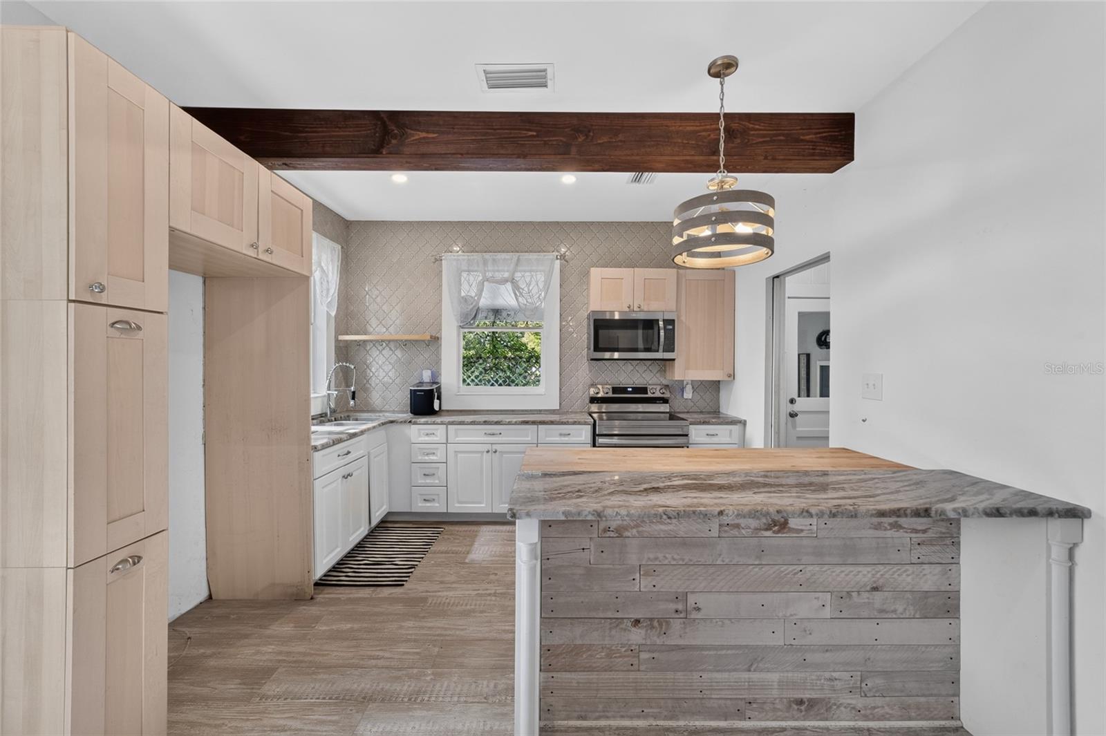 FRST HILLS - Residential
