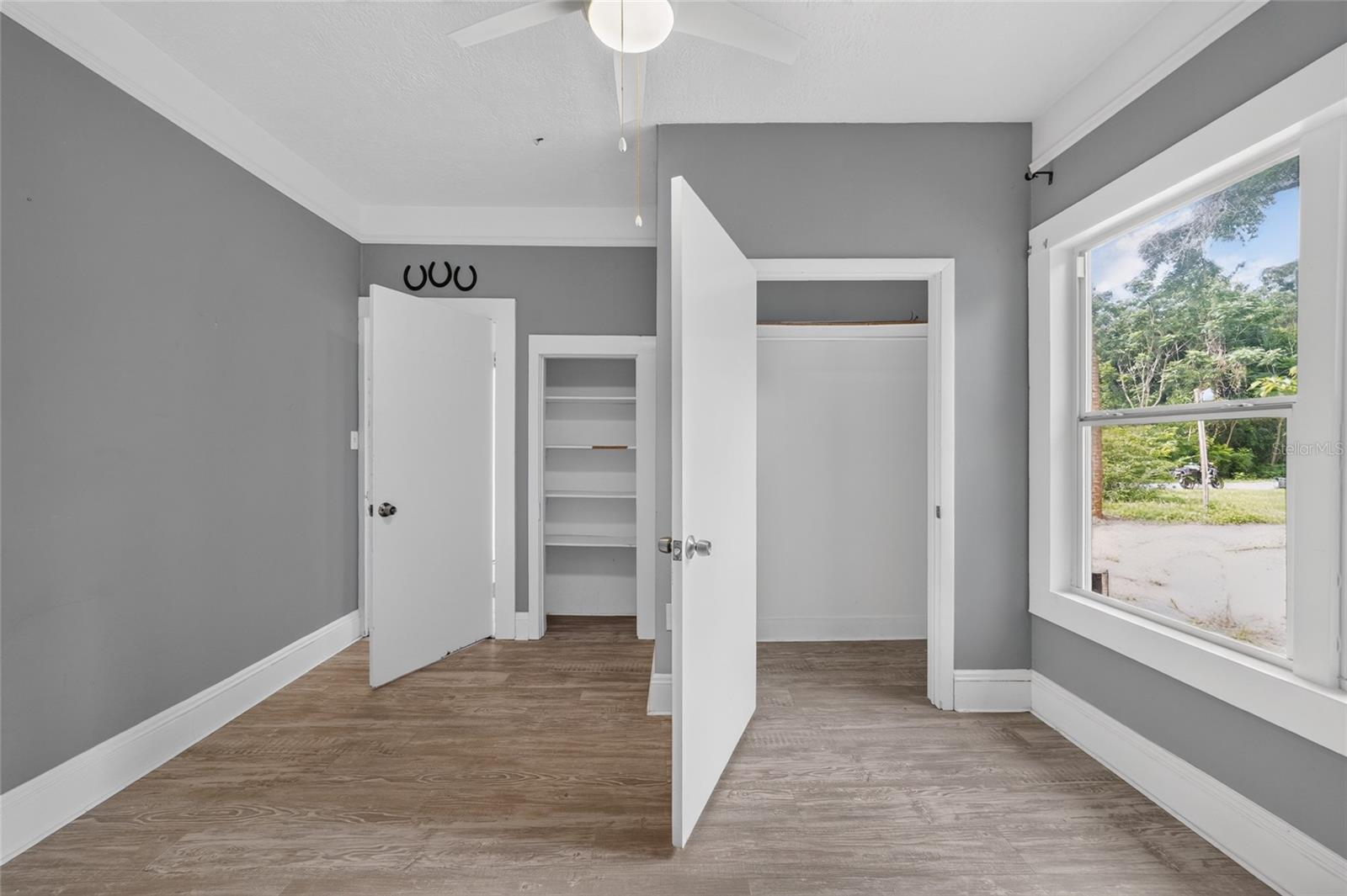 FRST HILLS - Residential