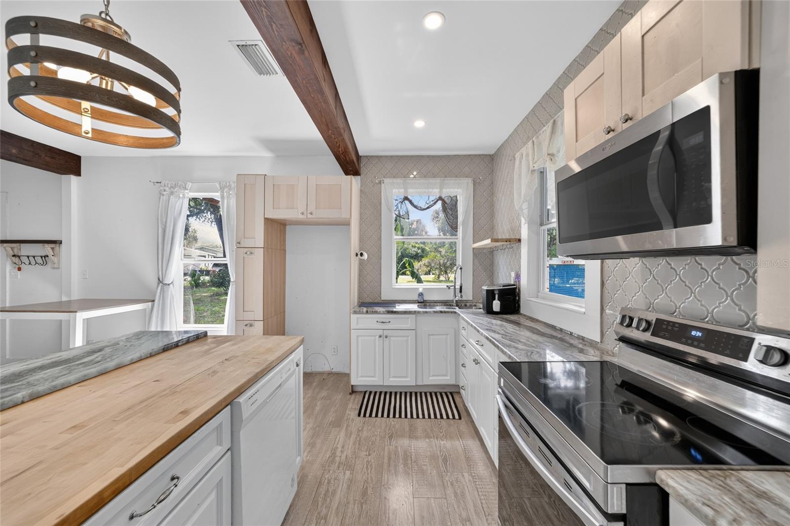 FRST HILLS - Residential