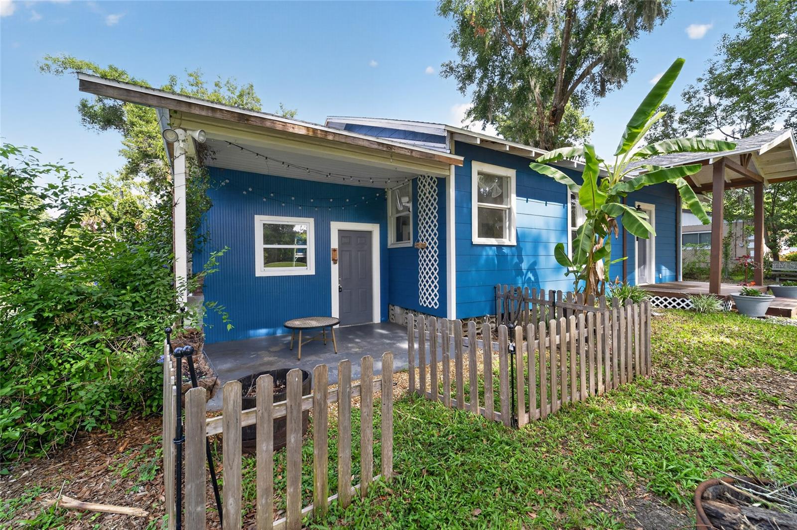 FRST HILLS - Residential