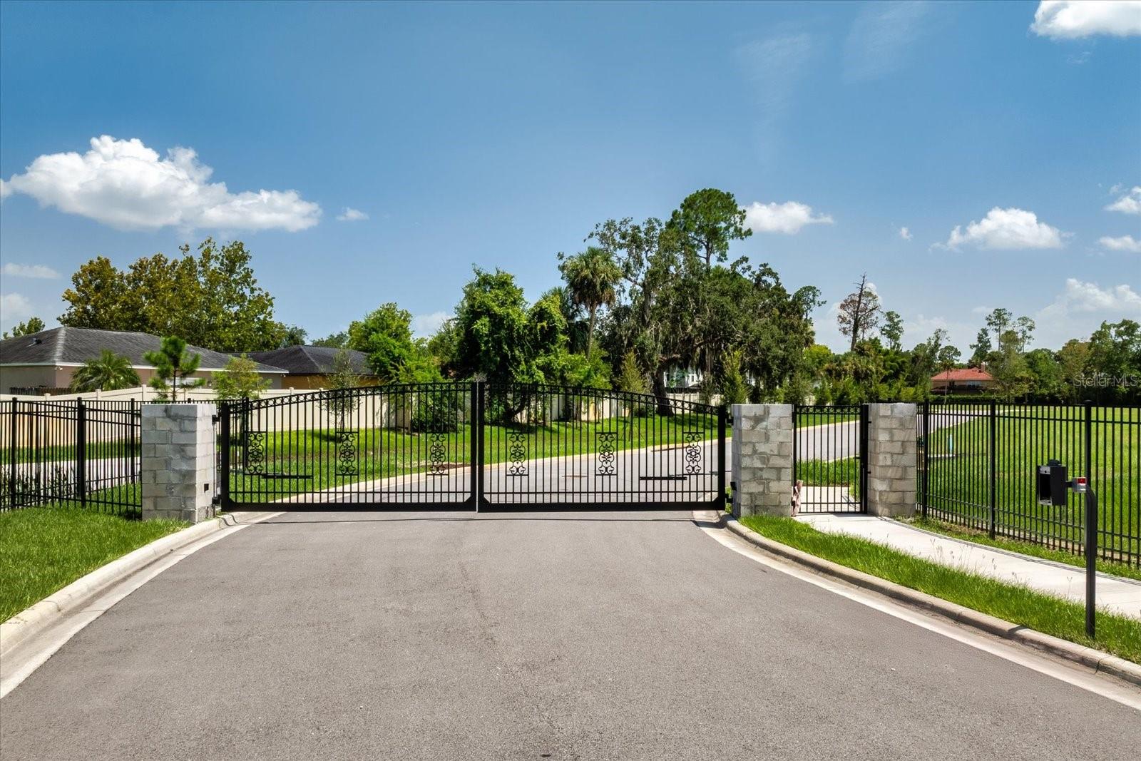 VIA FORESTA - Residential