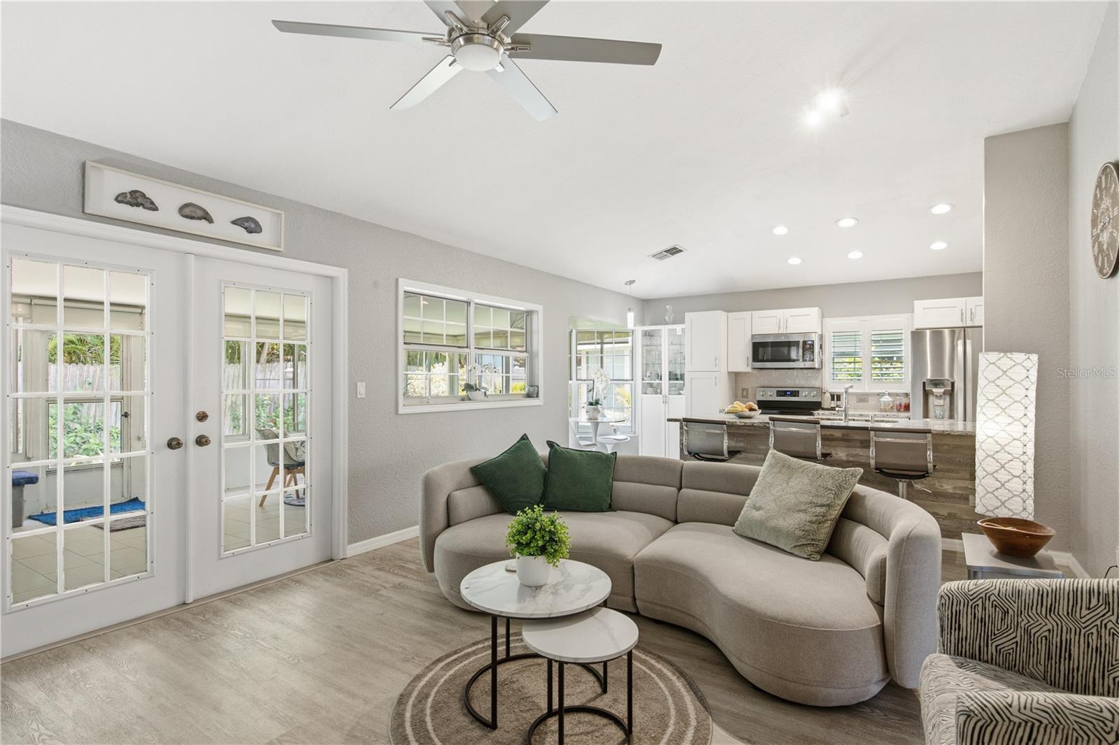 CARIBBEAN COVE - Residential