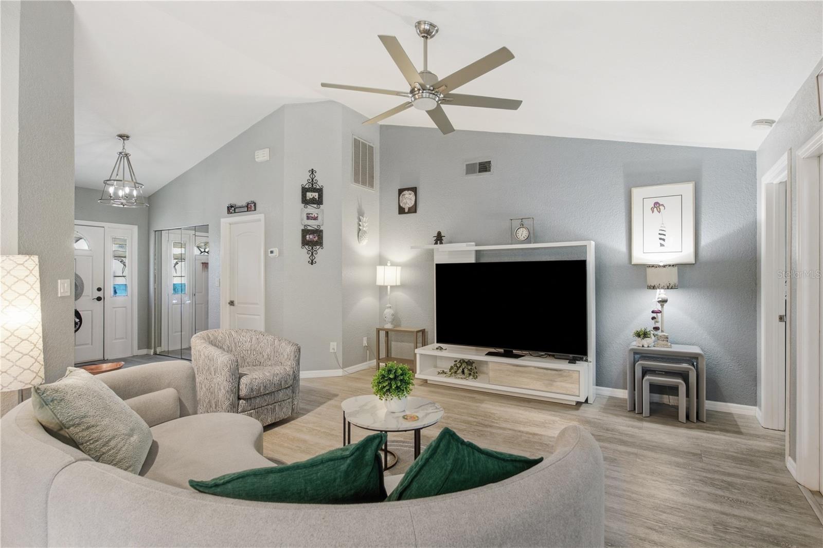 CARIBBEAN COVE - Residential
