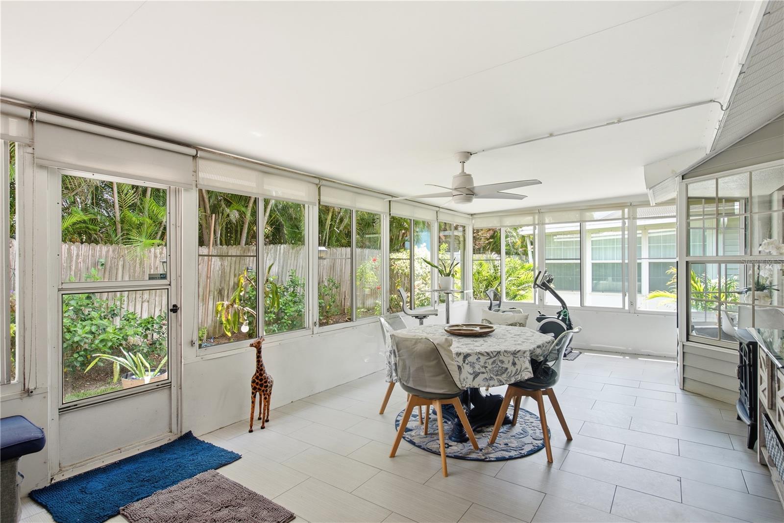 CARIBBEAN COVE - Residential