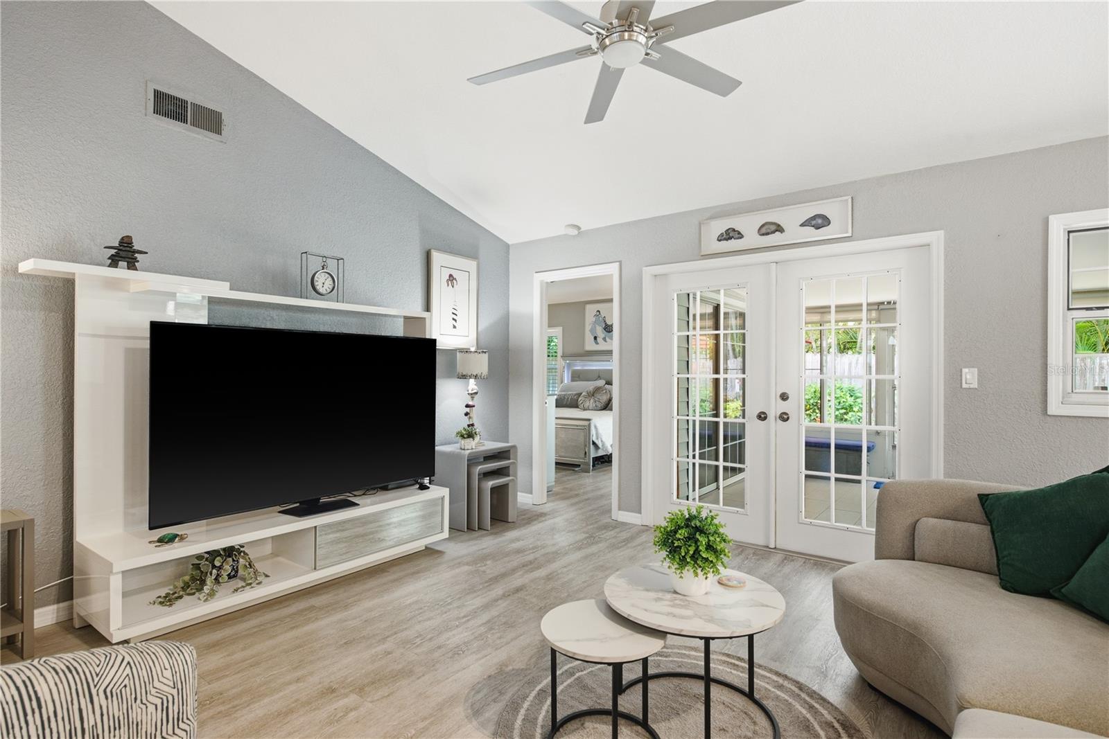CARIBBEAN COVE - Residential