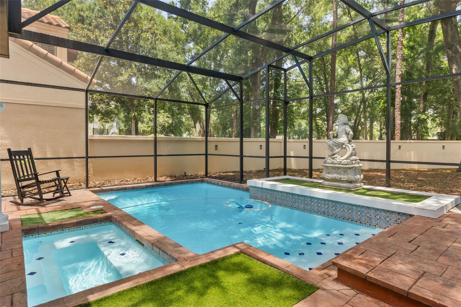 VILLA D ESTE AT SWEETWATER COUNTRY - Residential