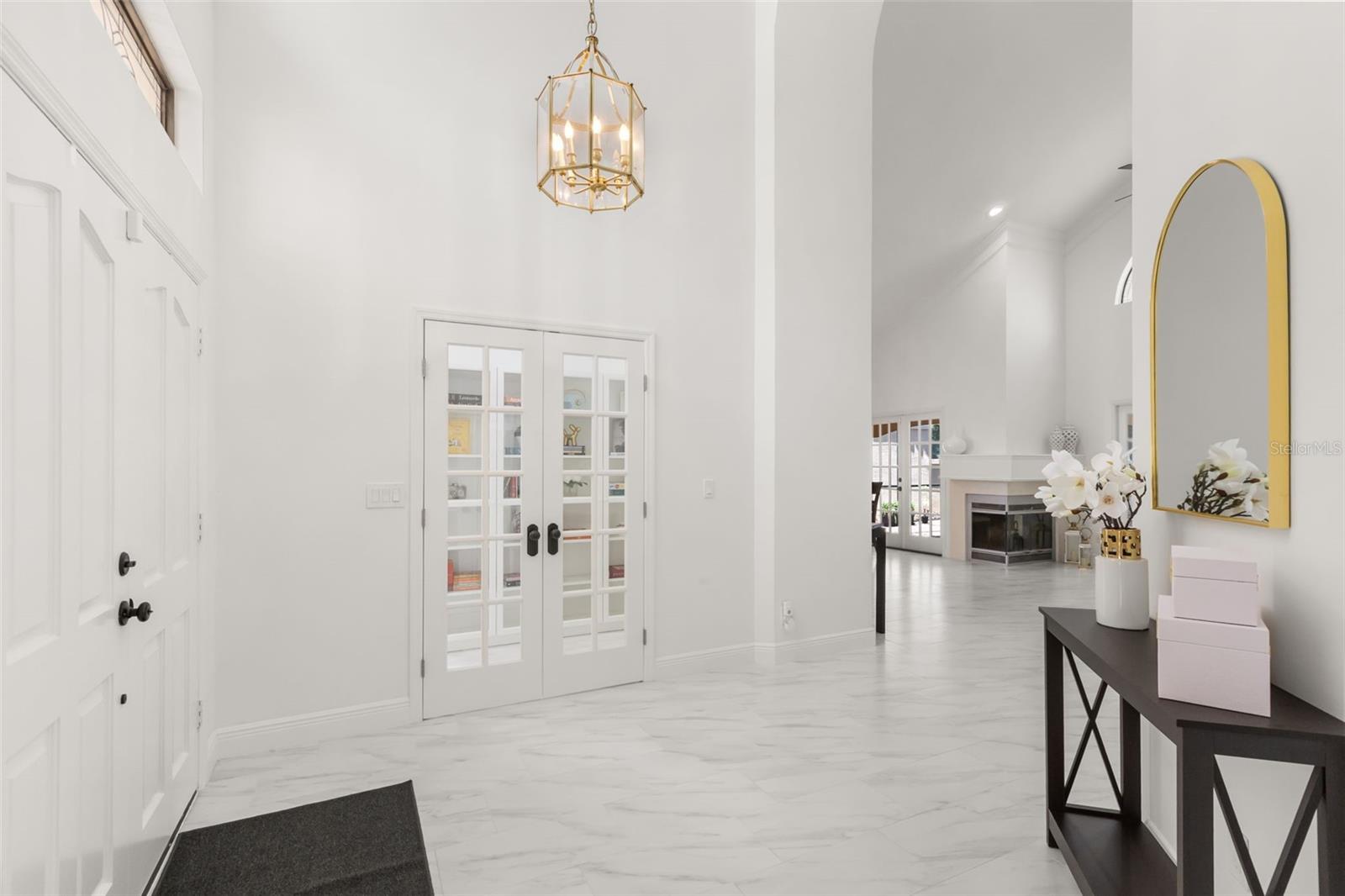 VILLA D ESTE AT SWEETWATER COUNTRY - Residential