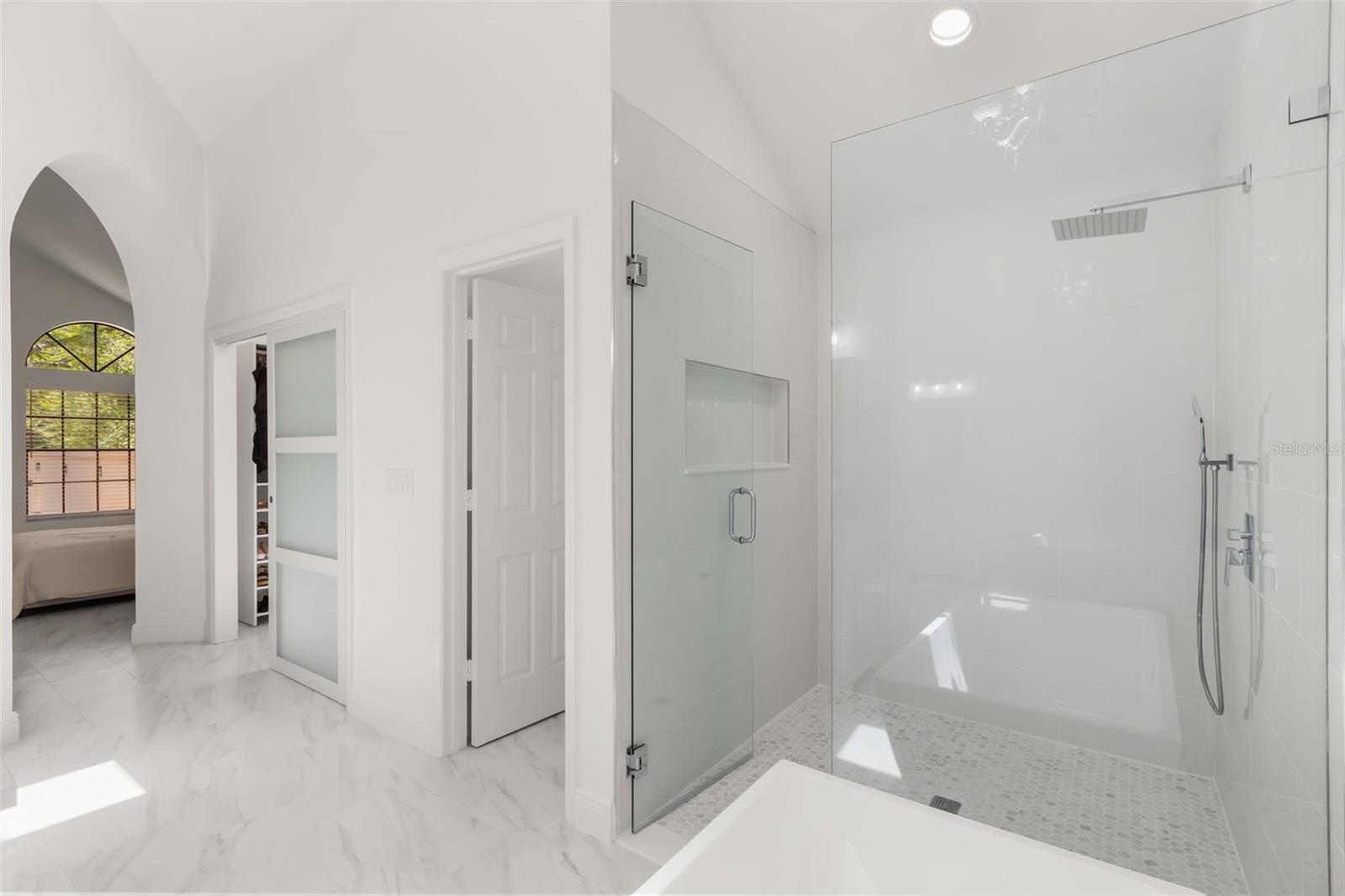 VILLA D ESTE AT SWEETWATER COUNTRY - Residential
