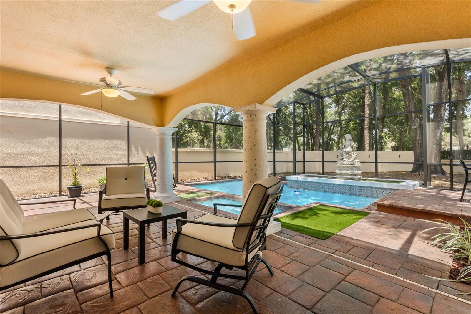 VILLA D ESTE AT SWEETWATER COUNTRY - Residential