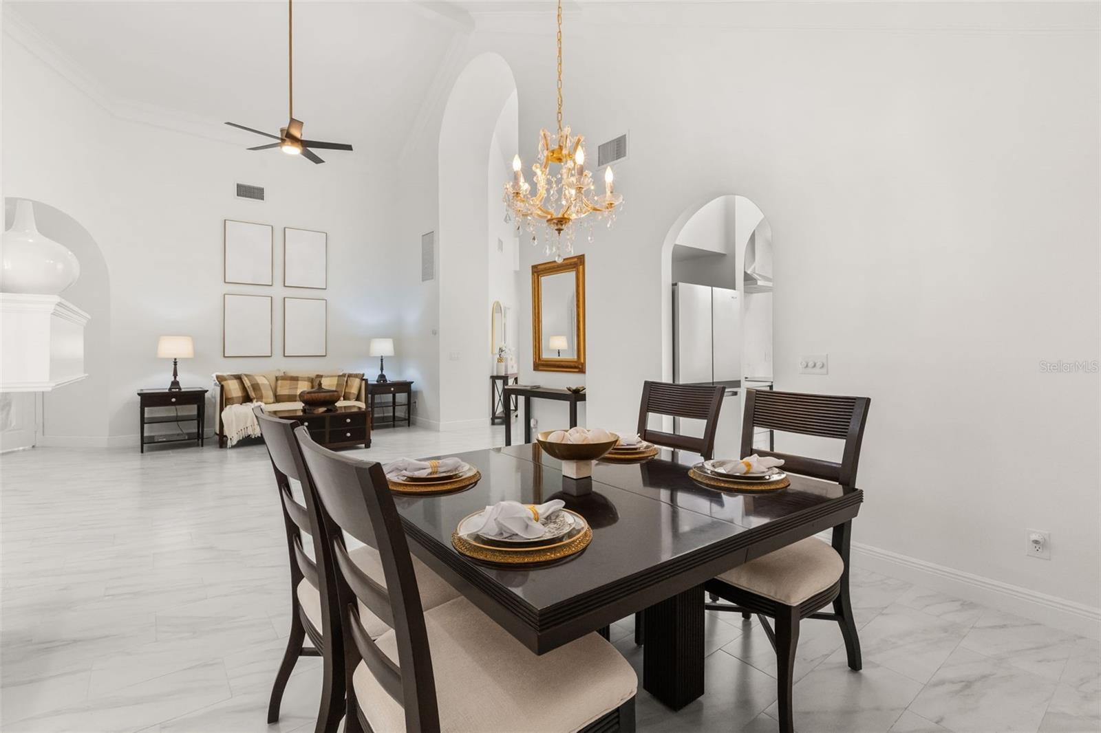 VILLA D ESTE AT SWEETWATER COUNTRY - Residential