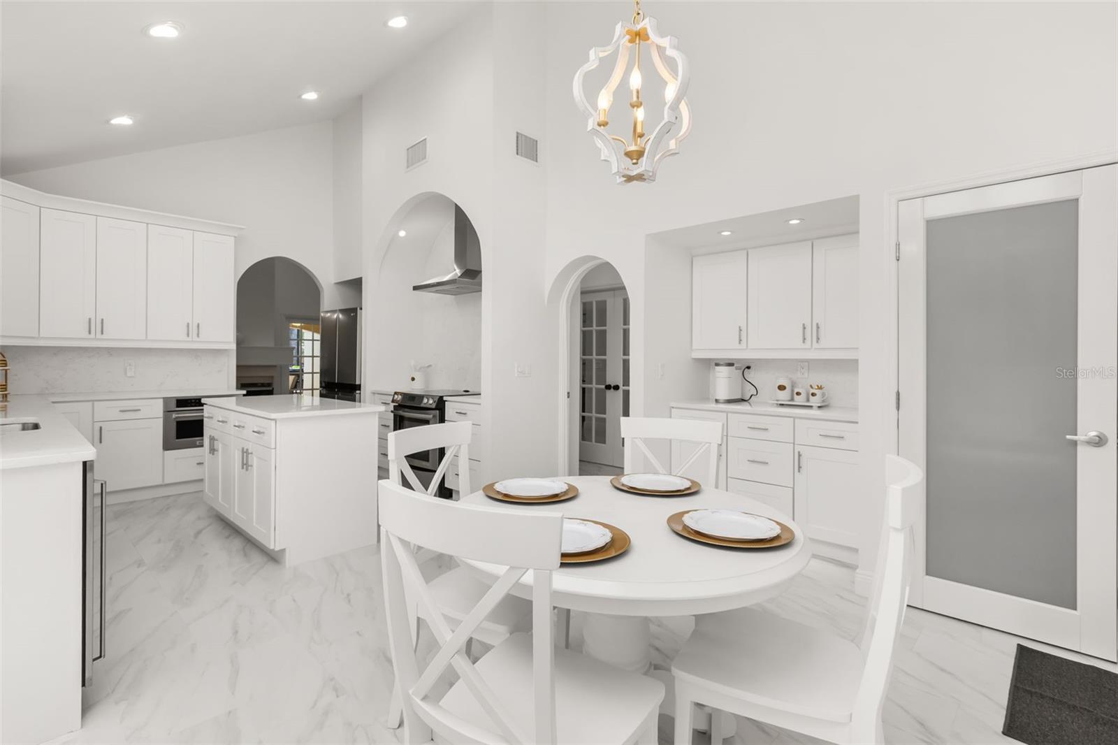 VILLA D ESTE AT SWEETWATER COUNTRY - Residential