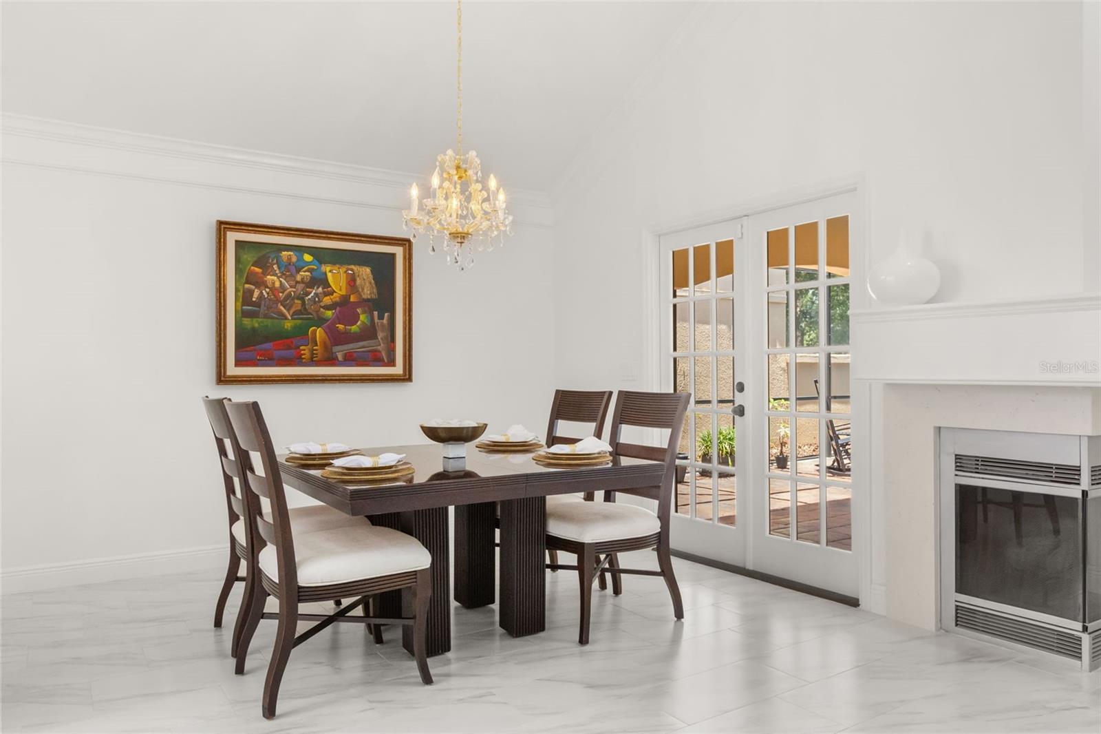 VILLA D ESTE AT SWEETWATER COUNTRY - Residential