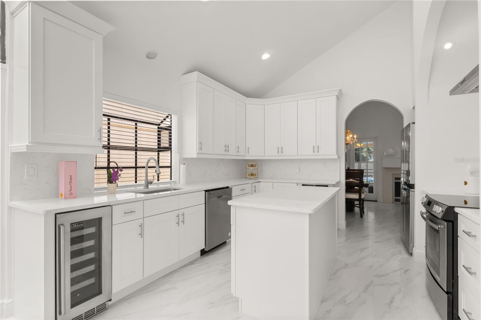 VILLA D ESTE AT SWEETWATER COUNTRY - Residential