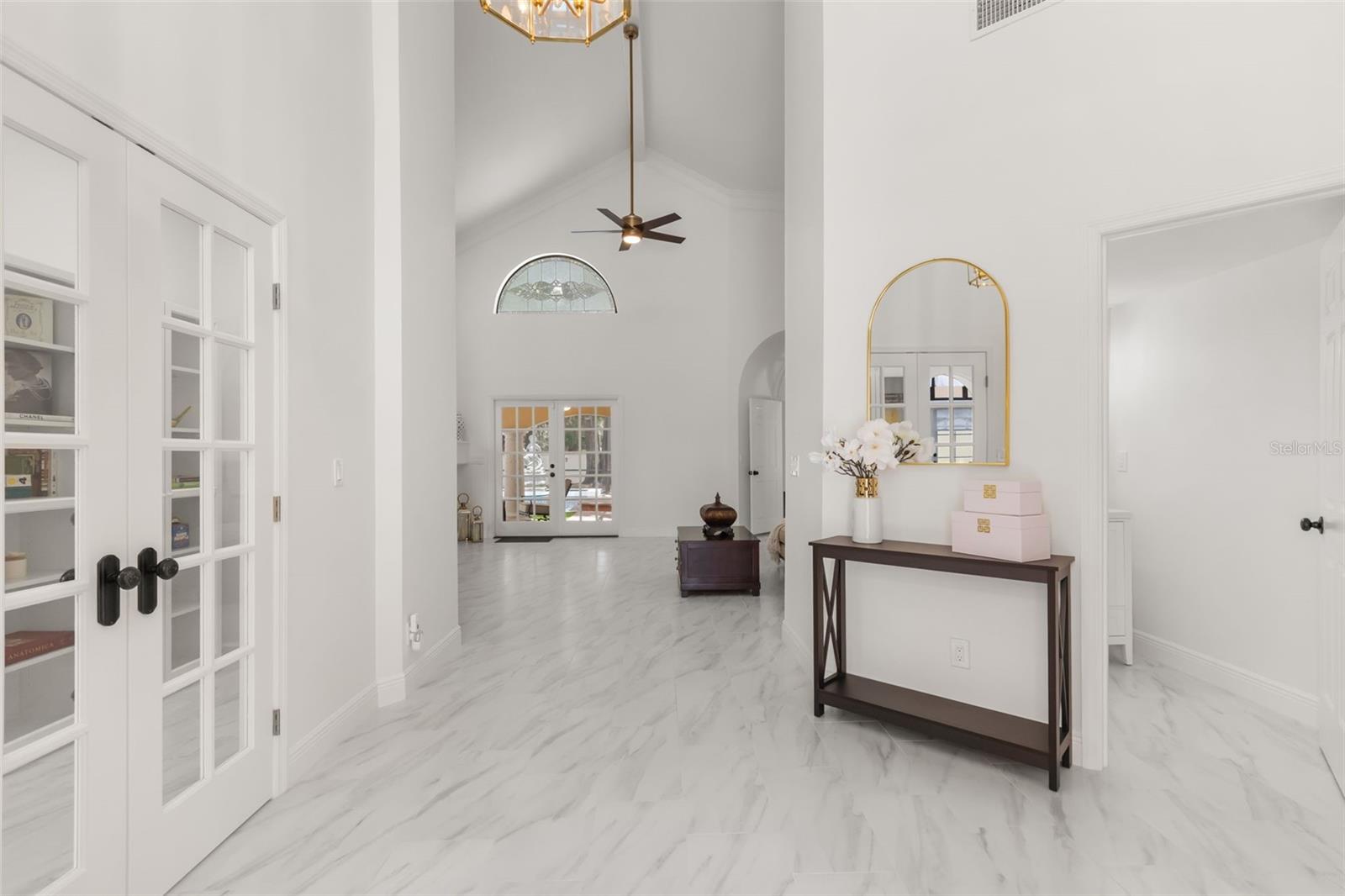 VILLA D ESTE AT SWEETWATER COUNTRY - Residential