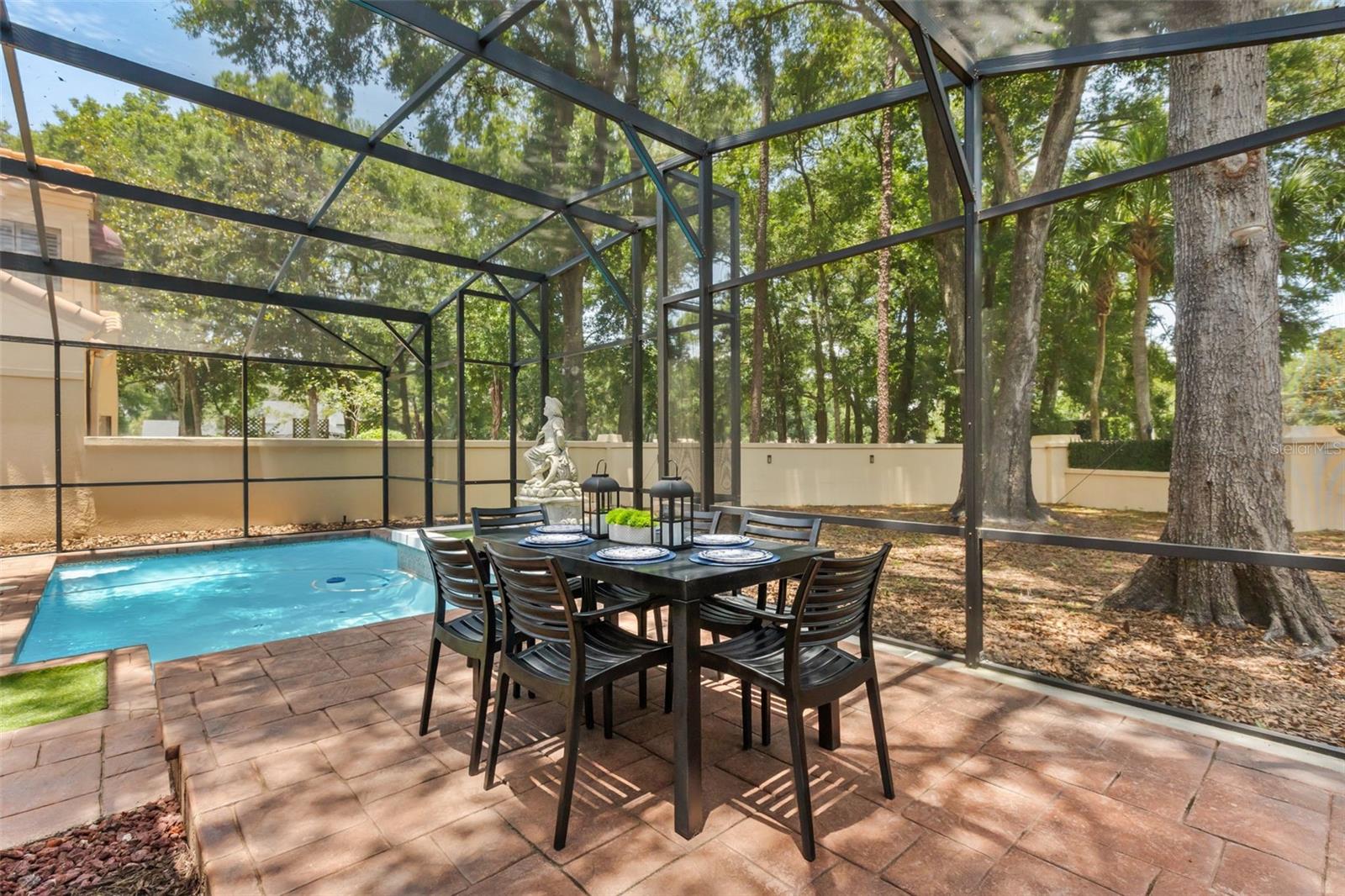 VILLA D ESTE AT SWEETWATER COUNTRY - Residential