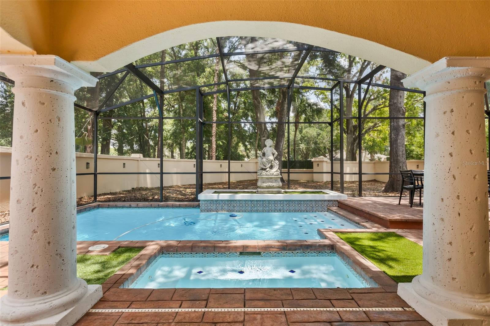 VILLA D ESTE AT SWEETWATER COUNTRY - Residential