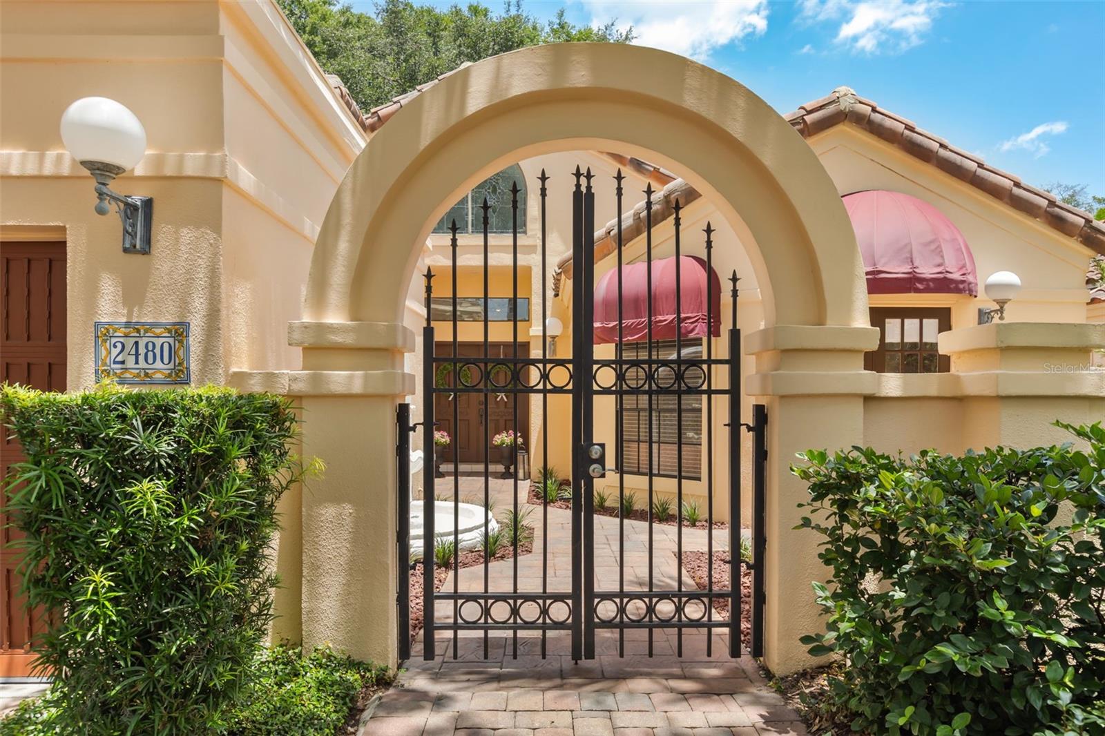 VILLA D ESTE AT SWEETWATER COUNTRY - Residential
