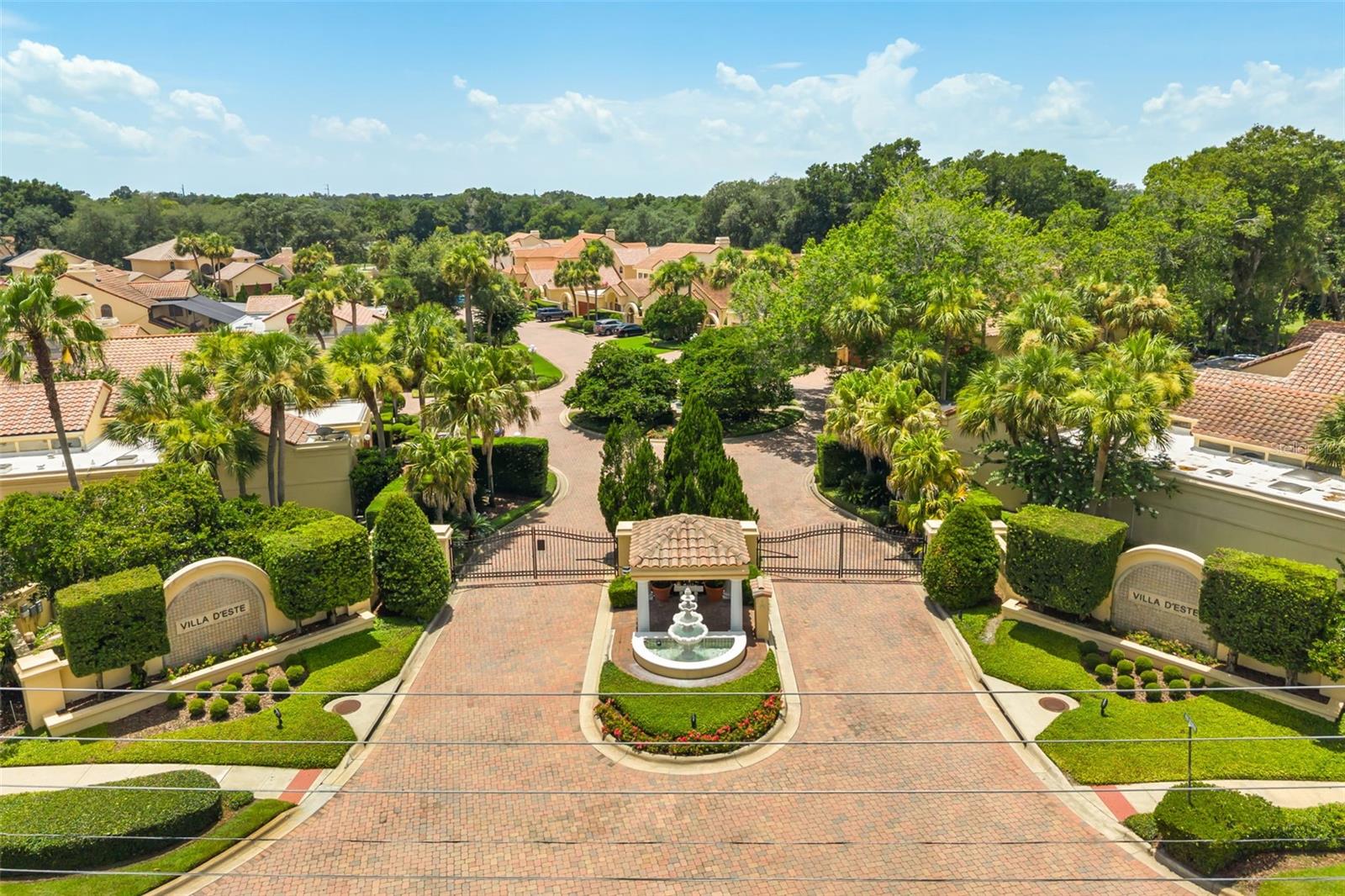VILLA D ESTE AT SWEETWATER COUNTRY - Residential