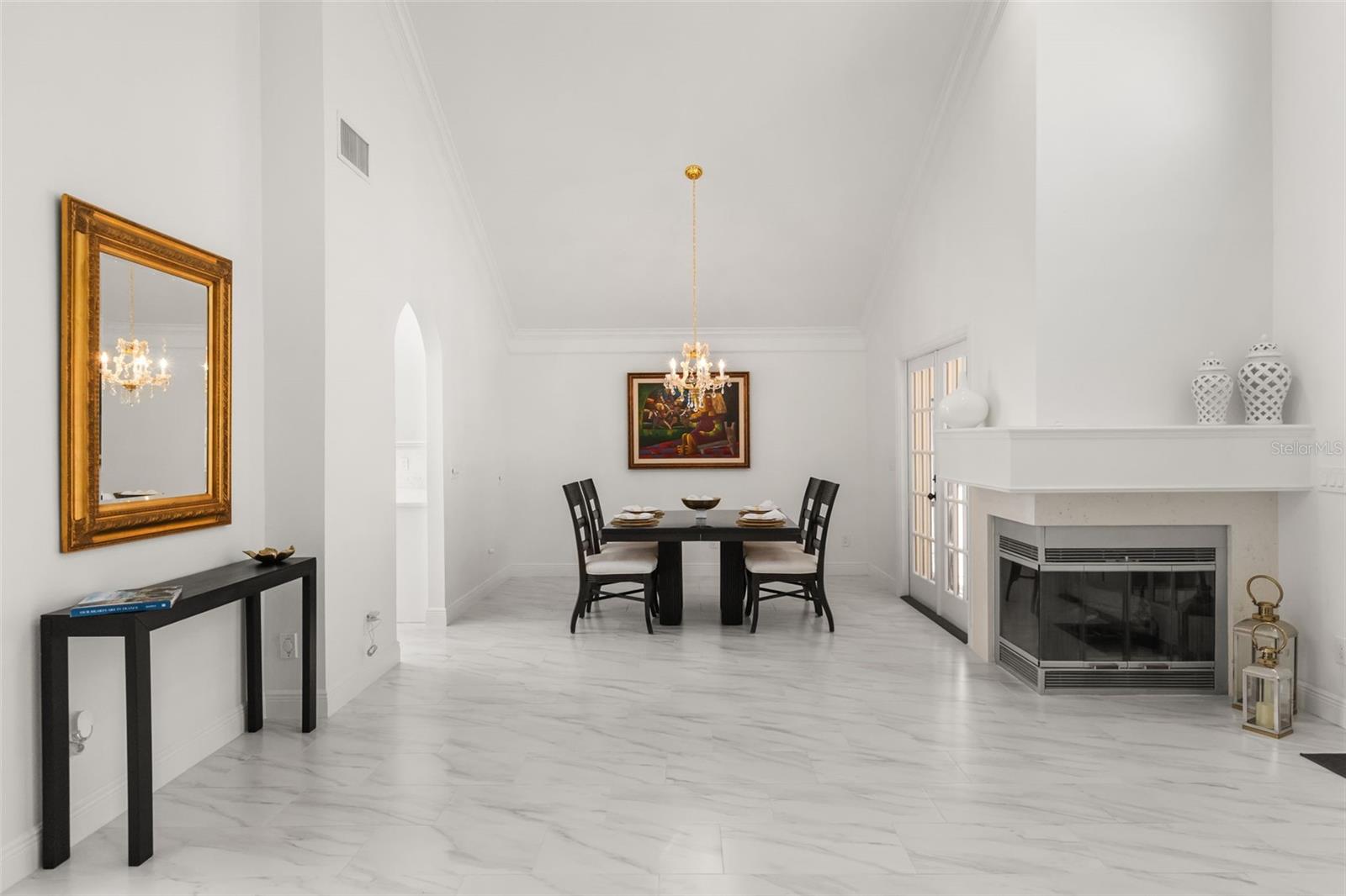 VILLA D ESTE AT SWEETWATER COUNTRY - Residential