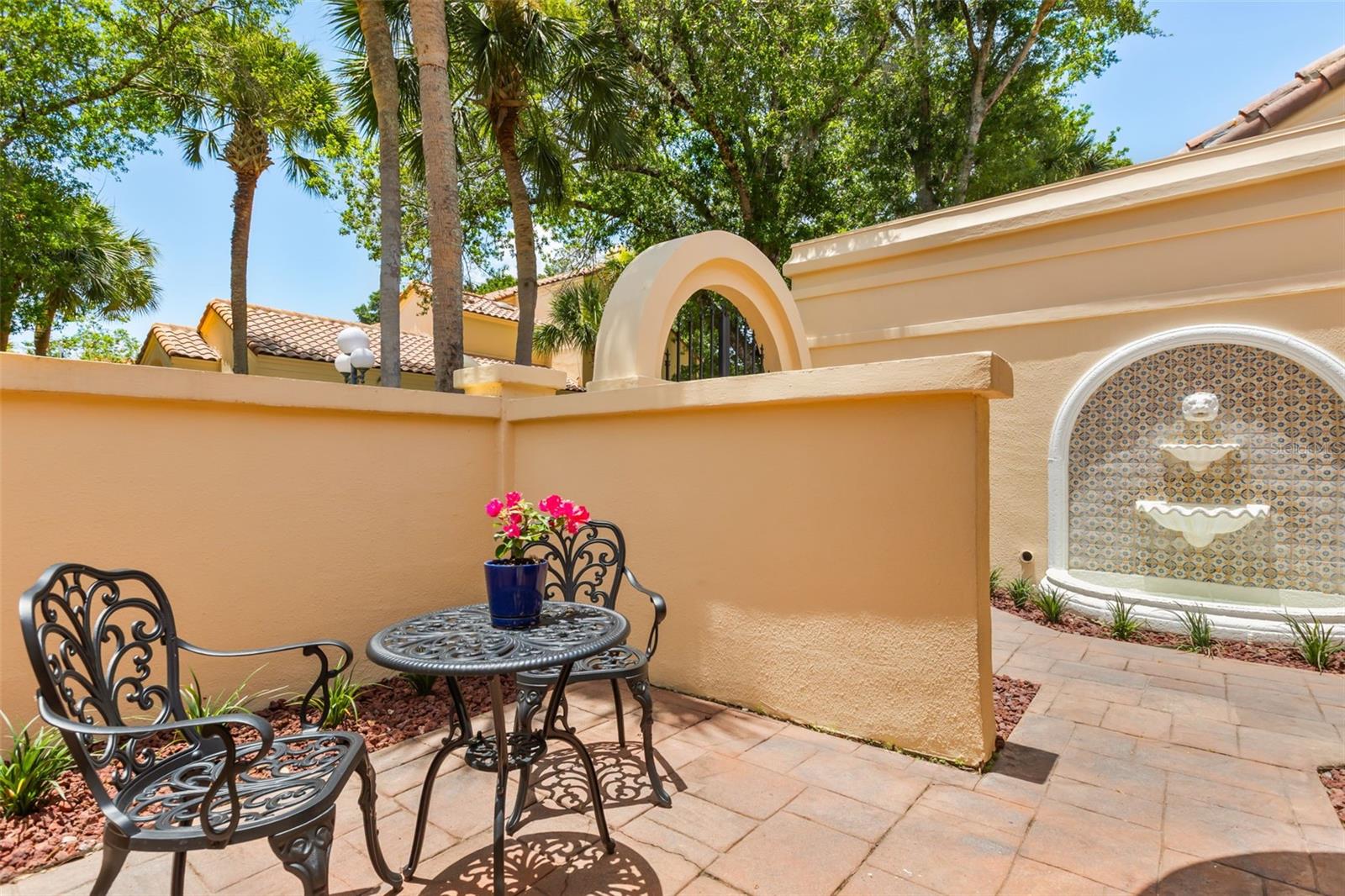VILLA D ESTE AT SWEETWATER COUNTRY - Residential
