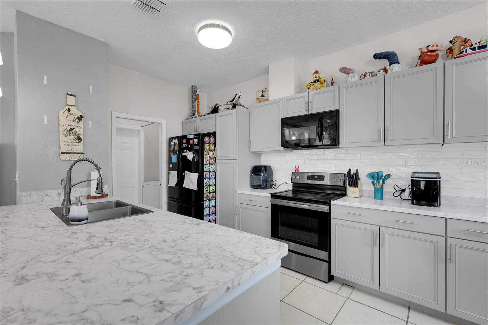 PARADISE COVE - Residential