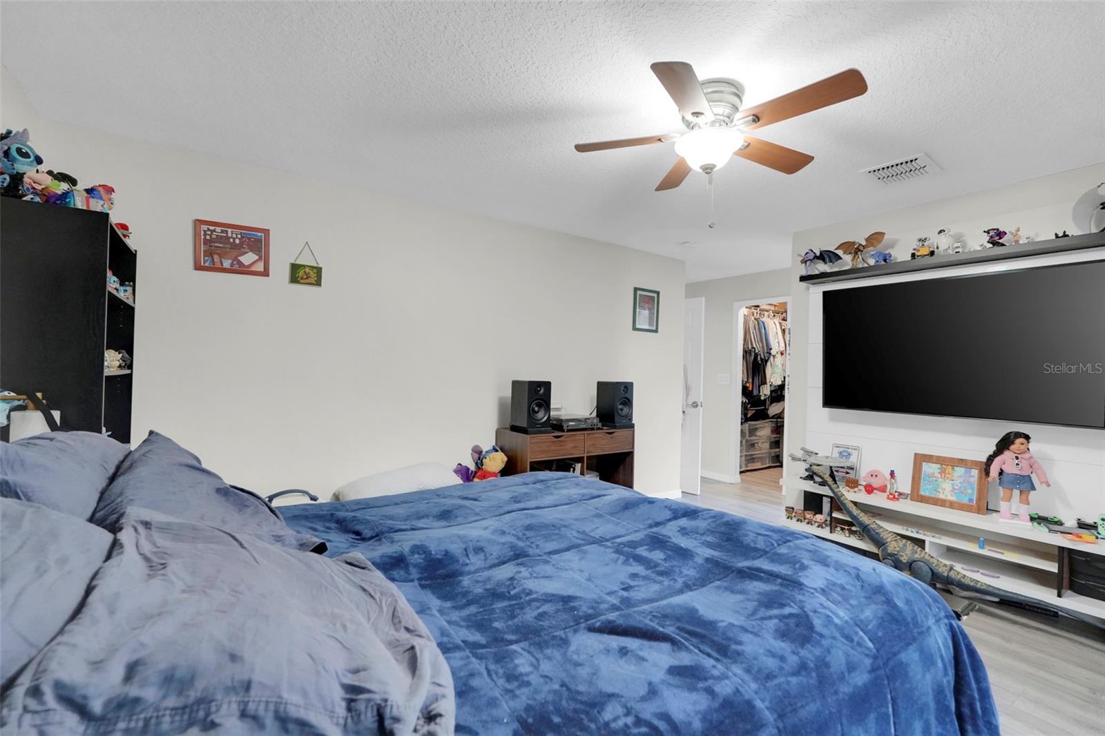 PARADISE COVE - Residential