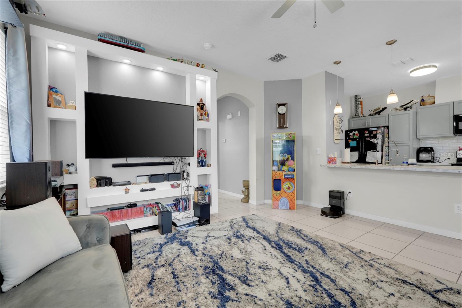 PARADISE COVE - Residential