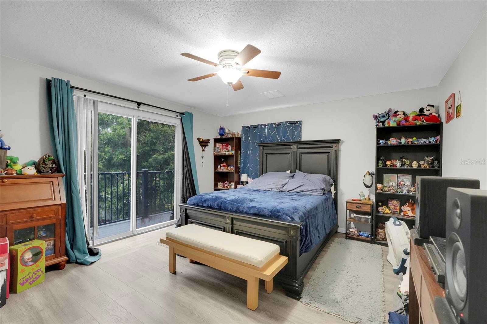 PARADISE COVE - Residential