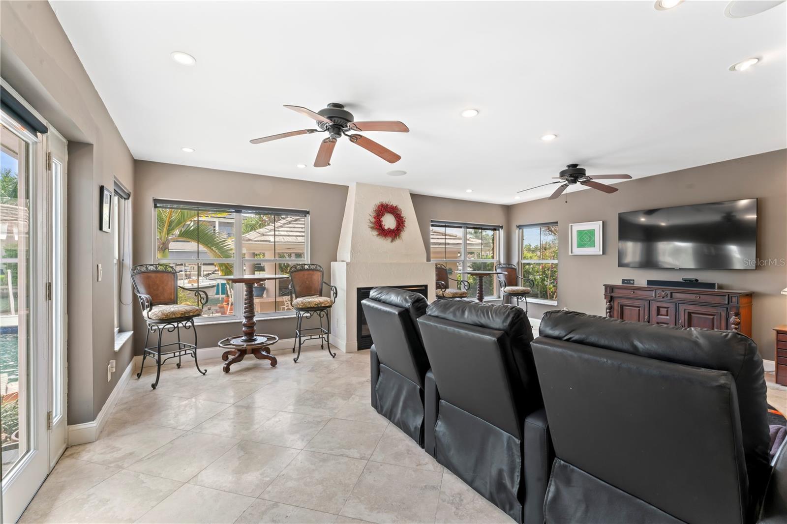 SUNSET PARK ISLES UNIT 5 - Residential