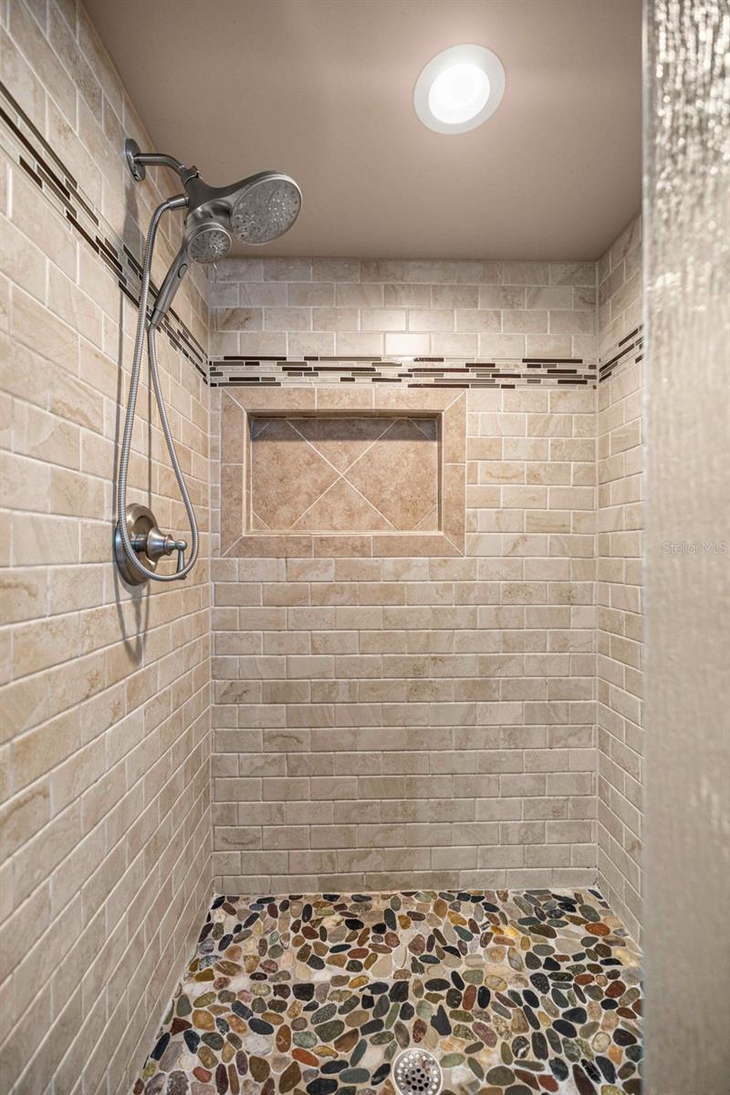 QUAIL HOLLOW - Residential
