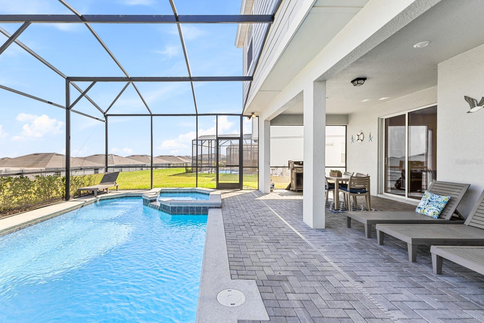 WINDSOR ISLAND RESIDENCE PH 2B - Residential