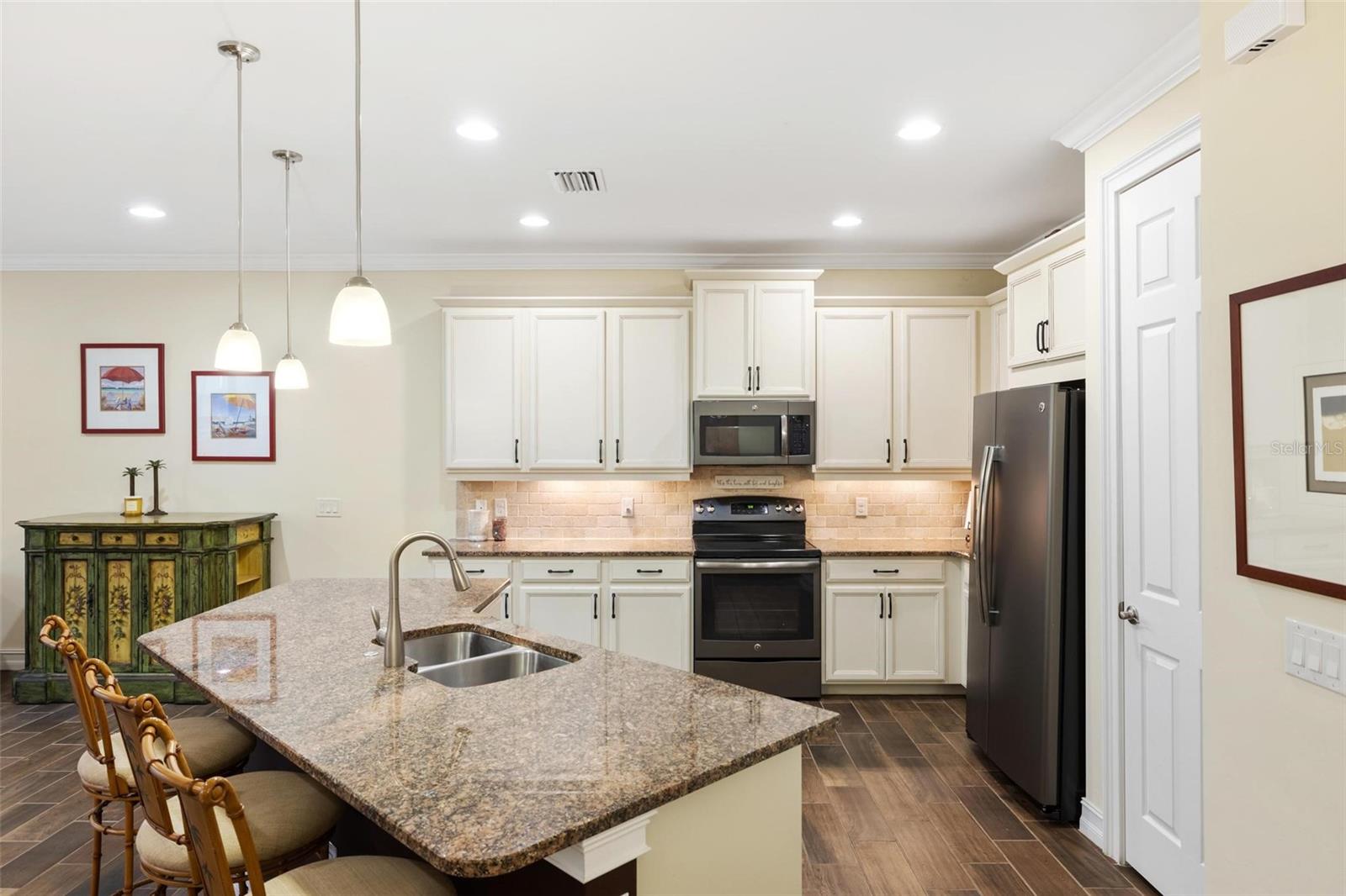 TOSCANA ISLES - Residential