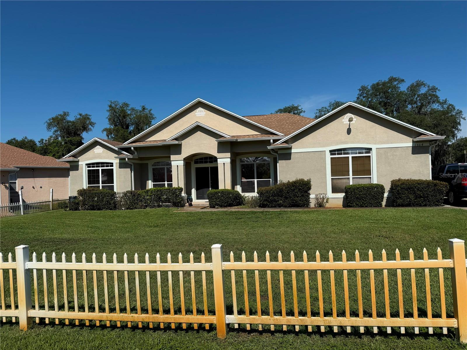 LAKE THOMAS WOODS 7TH ADD - Residential Lease