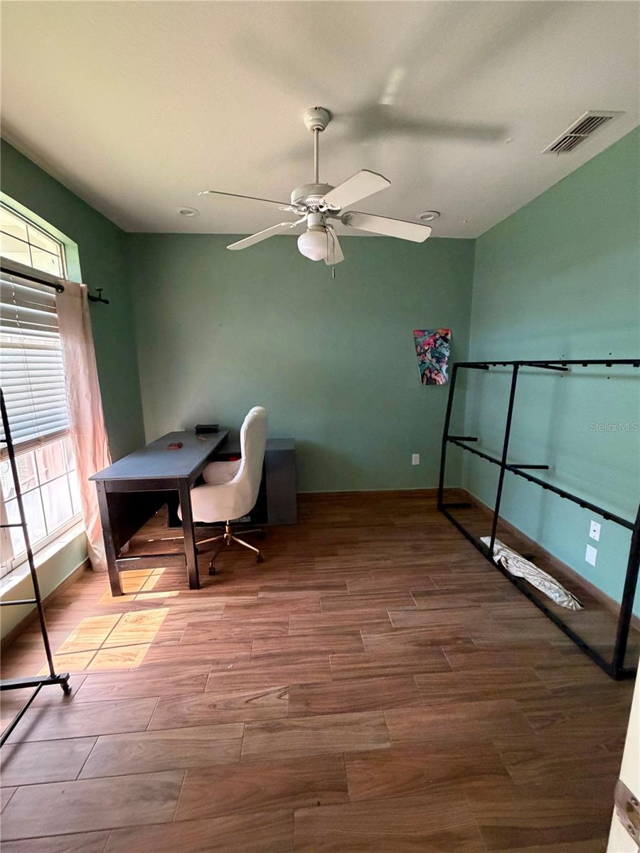 LAKE THOMAS WOODS 7TH ADD - Residential Lease