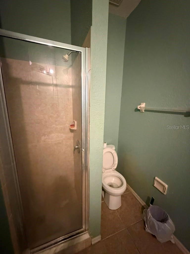 LAKE THOMAS WOODS 7TH ADD - Residential Lease