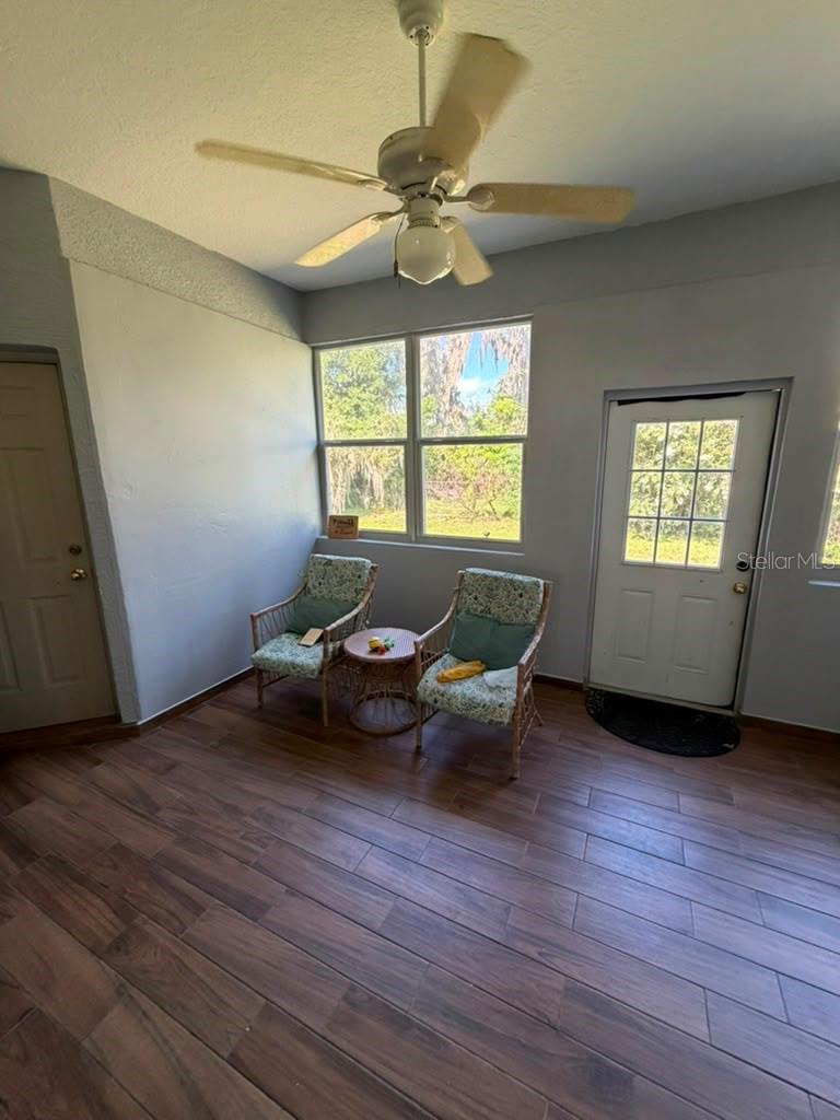 LAKE THOMAS WOODS 7TH ADD - Residential Lease