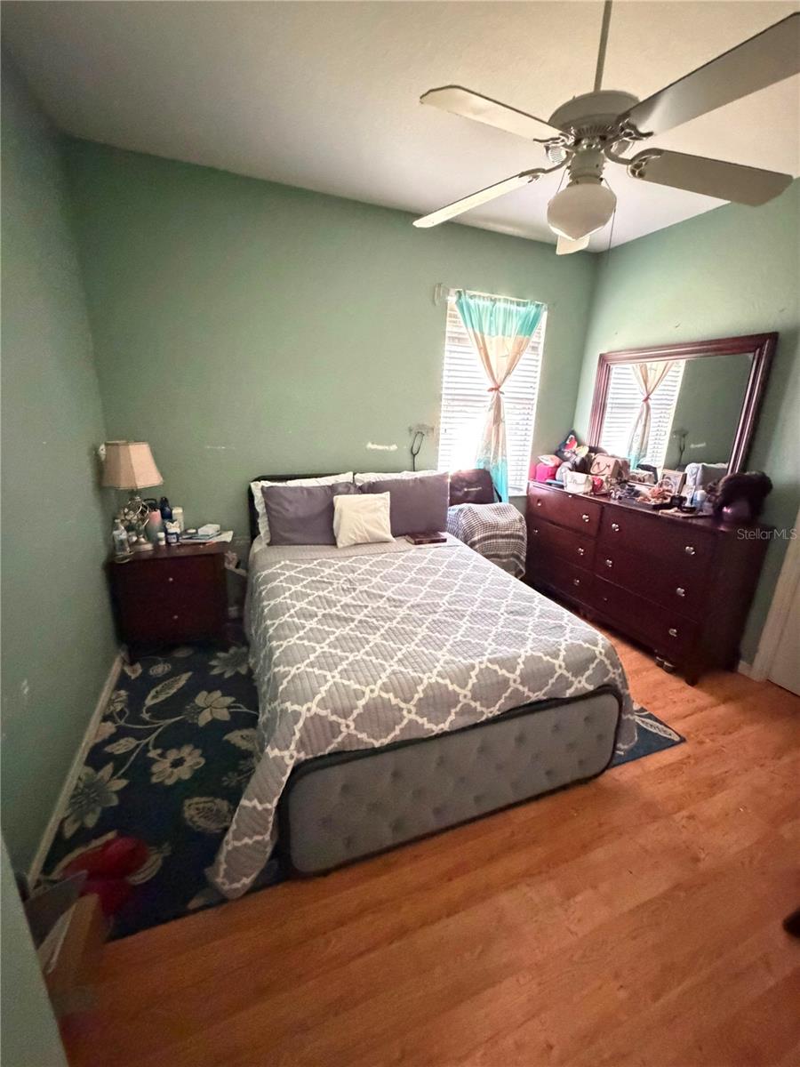 LAKE THOMAS WOODS 7TH ADD - Residential Lease