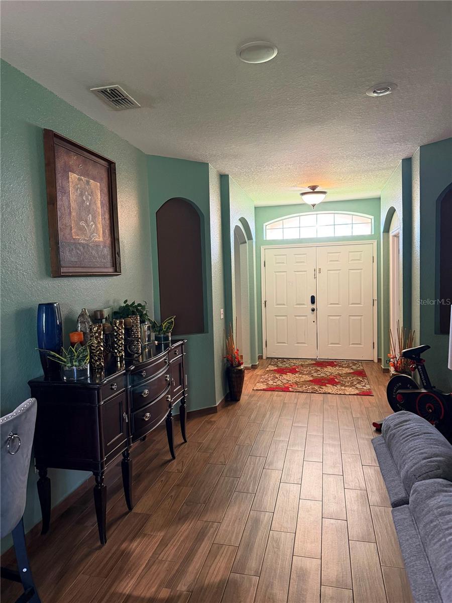 LAKE THOMAS WOODS 7TH ADD - Residential Lease