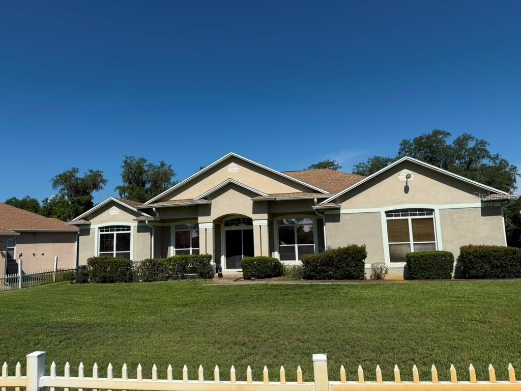 LAKE THOMAS WOODS 7TH ADD - Residential Lease