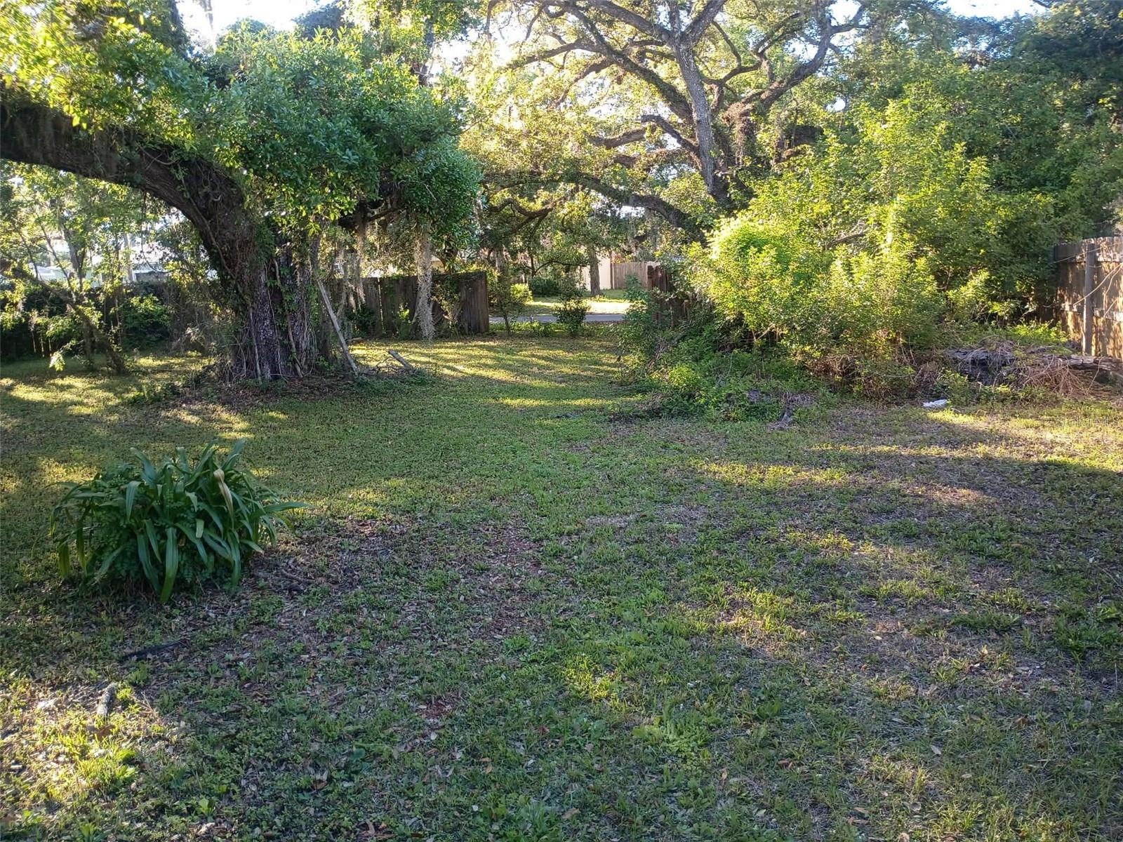BASS LAKE ESTATES - Land