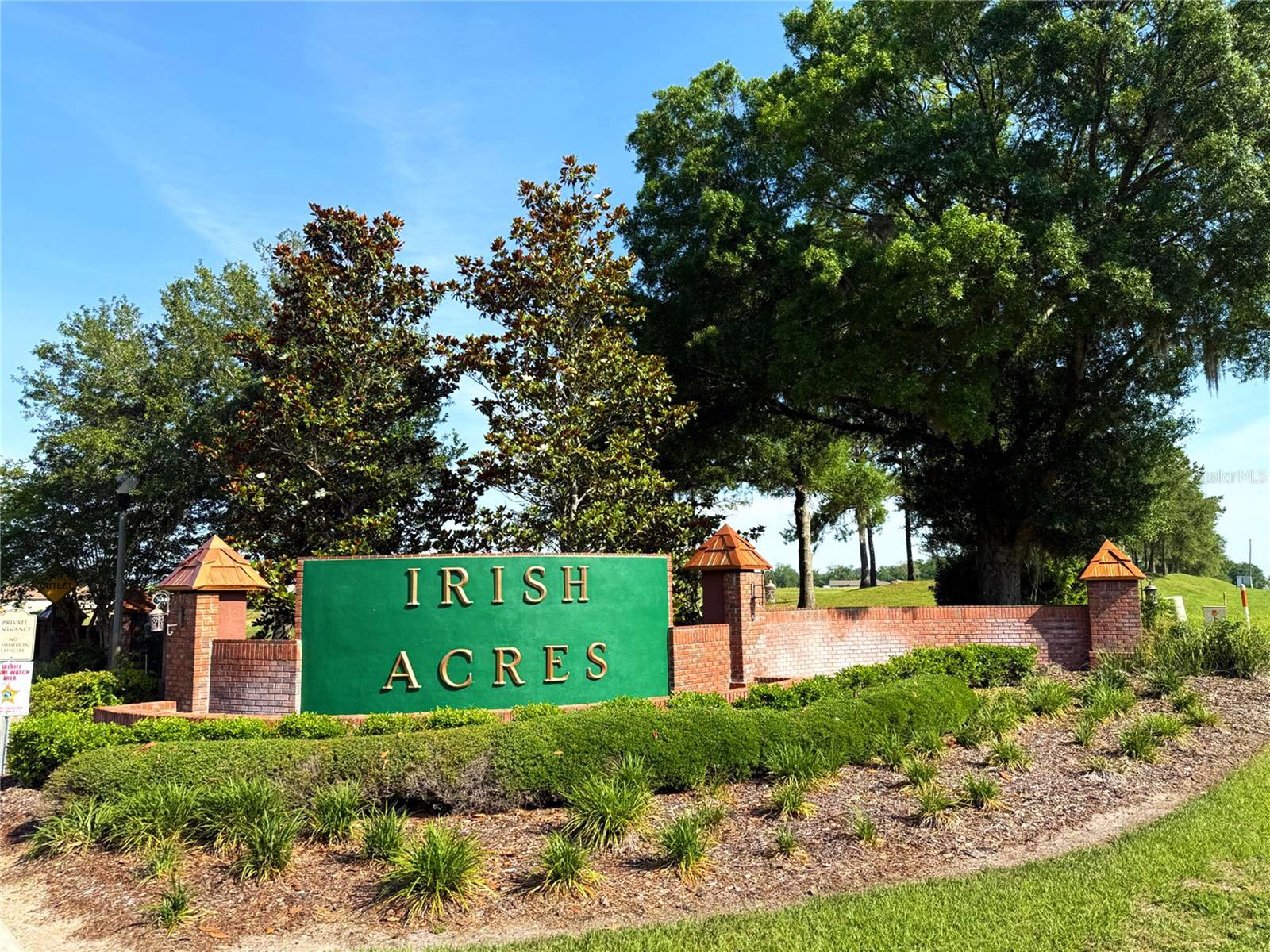 IRISH ACRES - Land