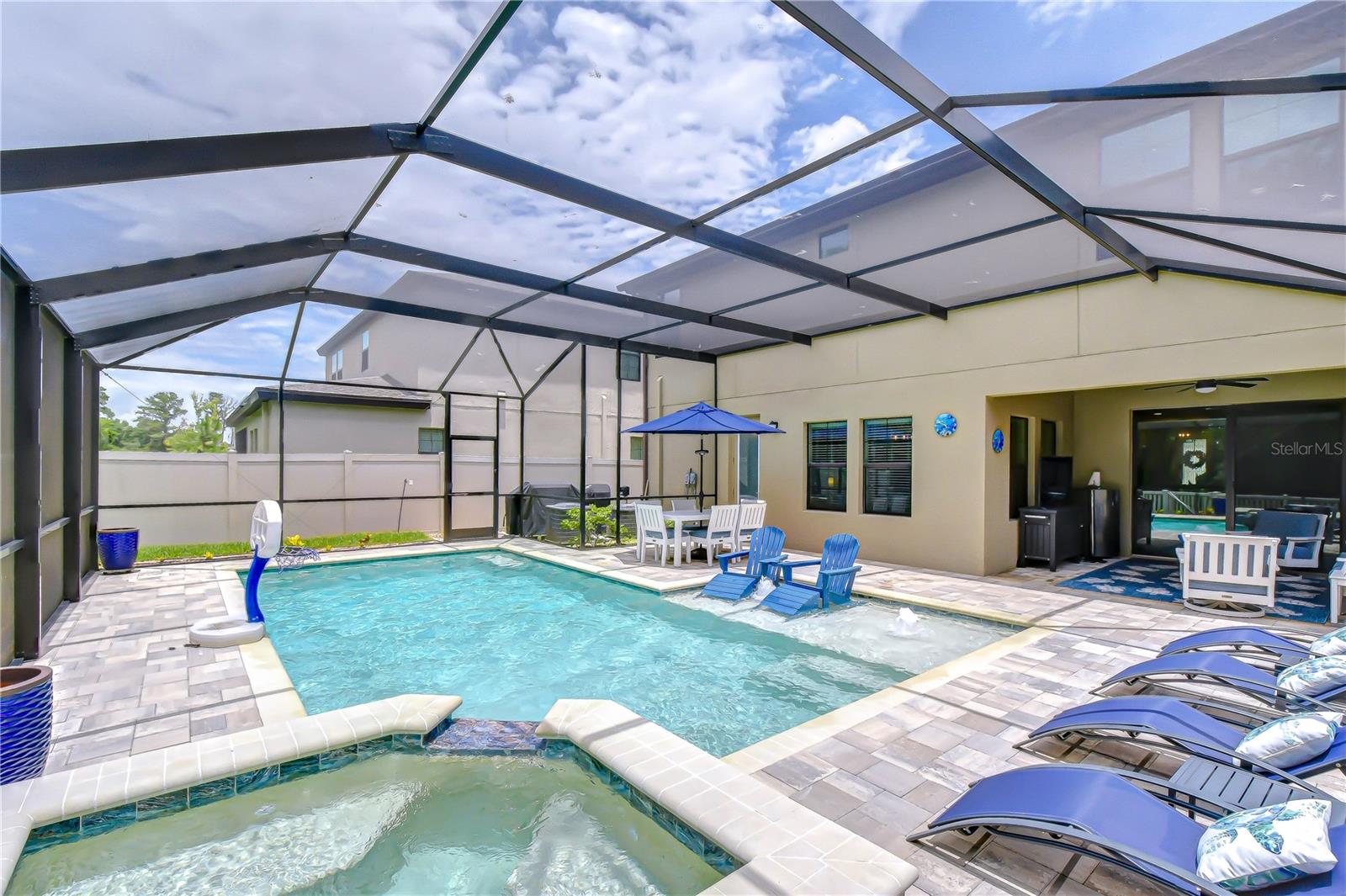 HAWKSTONE - Residential
