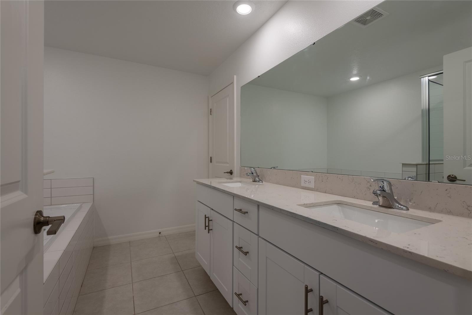 TOWNES/LK THOMAS PH 1 - Residential