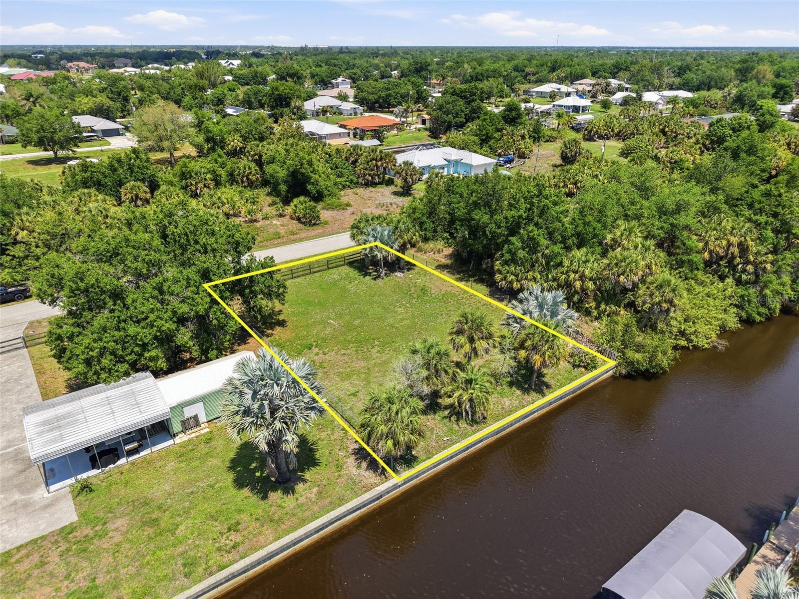 PALM SHORES - Land